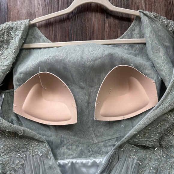 MONTAGE BY MON CHERI M515 - Picture 6 of 7